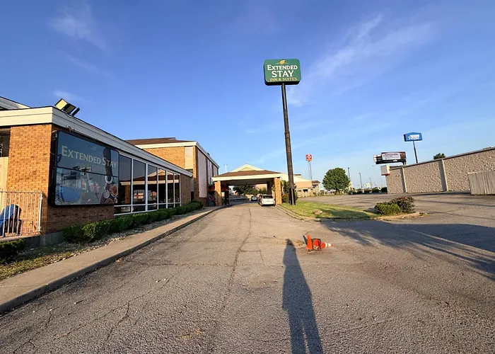 Extended & I-57 Hotel 3*