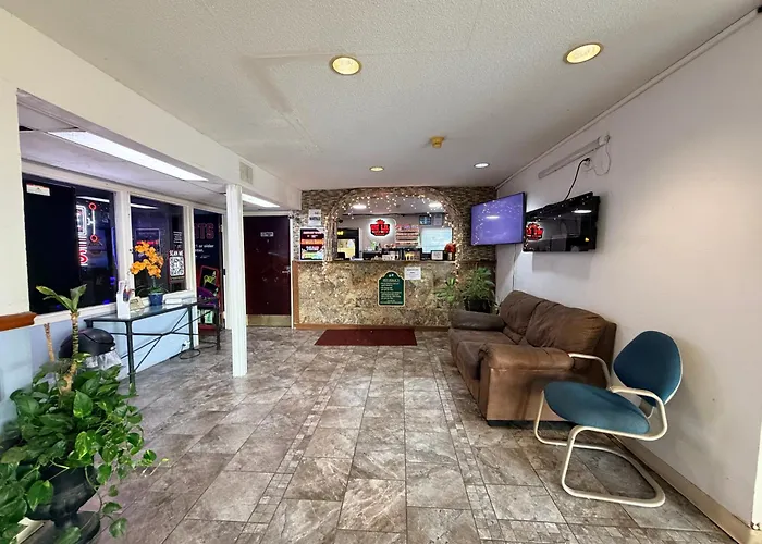 Extended & I-57 Hotel